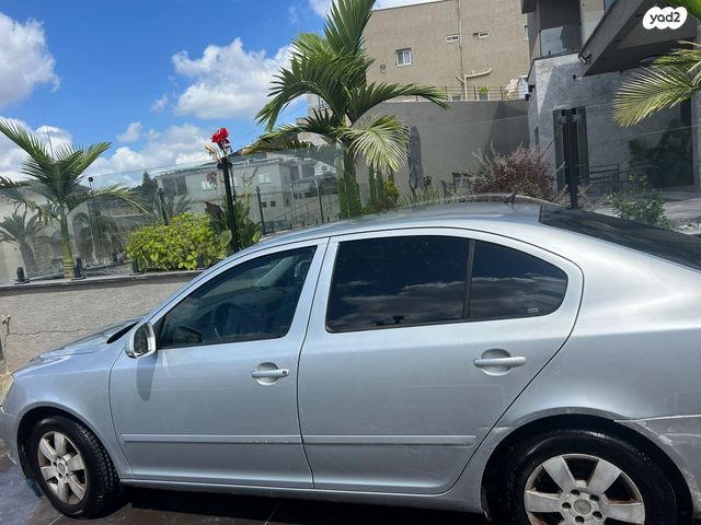 אוקטביה  Elegance אוט׳ בנזין סדאן 1.4 (122 כ״ס)