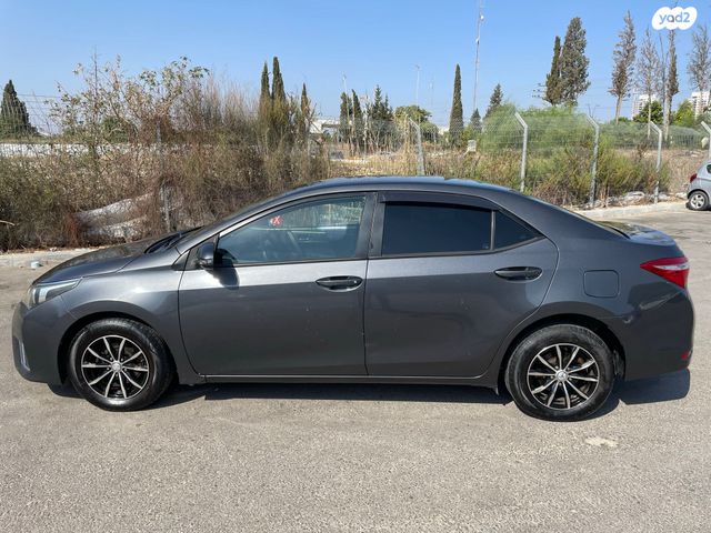 טויוטה קורולה