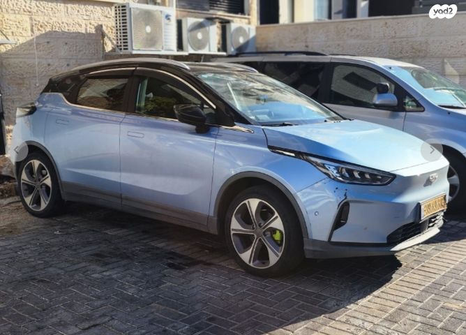 מודעת רכב ג׳ילי Geometry C