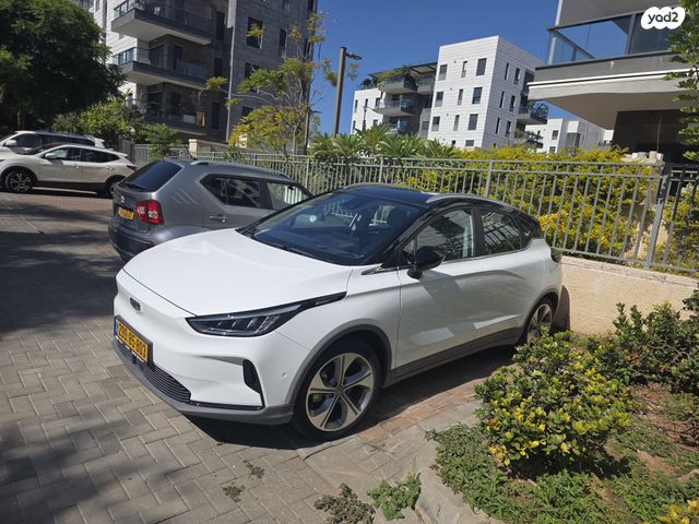מודעת רכב ג׳ילי Geometry C