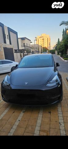 מודעת רכב טסלה מודל Y