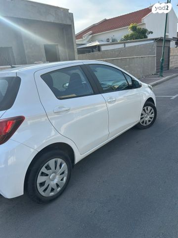 טויוטה יאריס