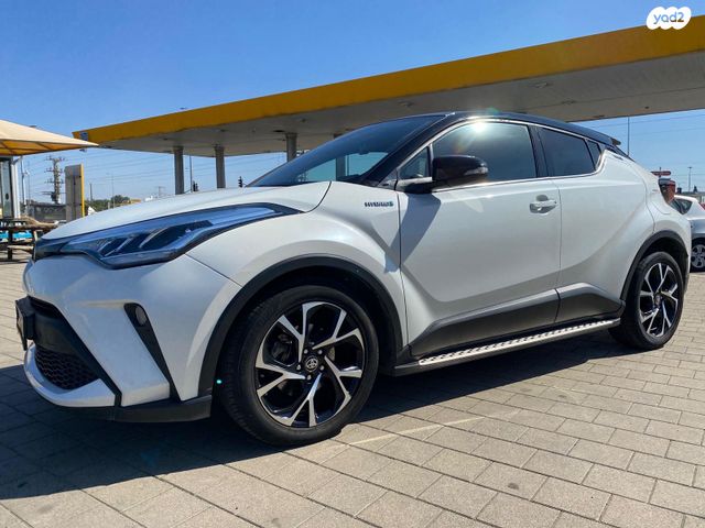 מודעת רכב טויוטה C-HR