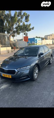 אוקטביה  Ambition אוט׳ בנזין סדאן 5 דל 1.0 (110 כ״ס)