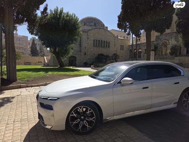 מודעת רכב ב מ וו i7