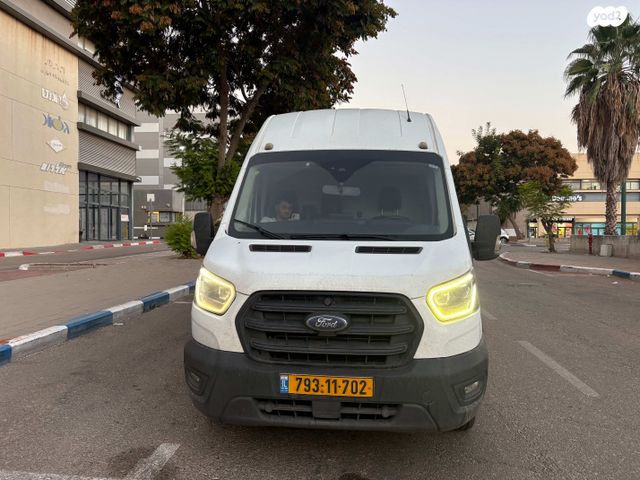 פורד טרנזיט קוסטום