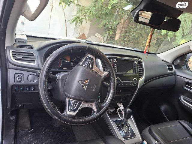 מיצובישי טרייטון / L200