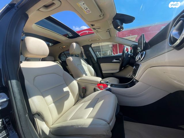 מרצדס-בנץ GLA