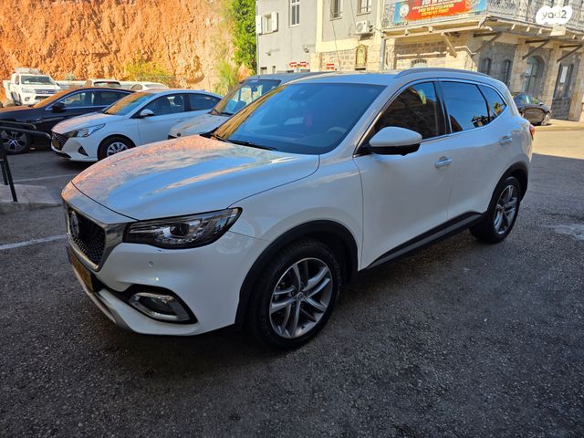 מודעת רכב אם ג'י EHS PHEV