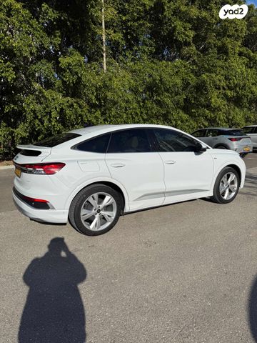 מודעת רכב אאודי Q4 e-tron