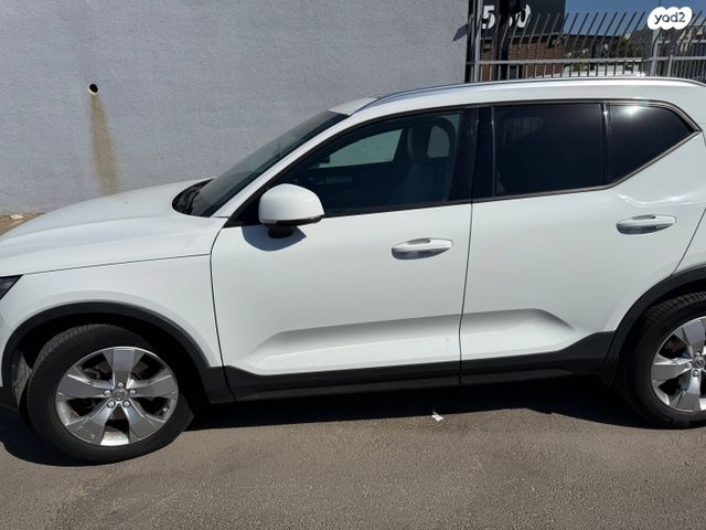 וולוו XC40