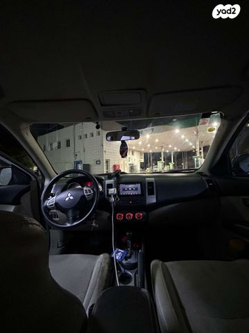 מיצובישי אאוטלנדר