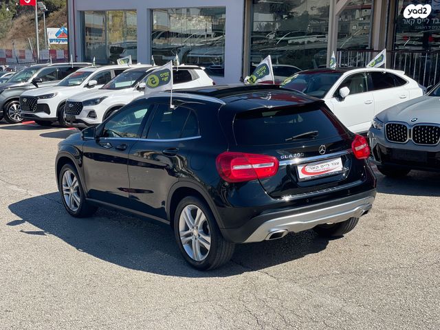 מרצדס-בנץ GLA