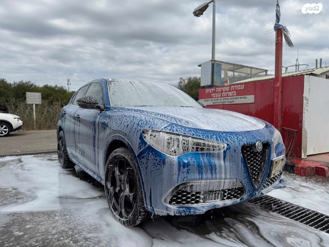 אלפא רומיאו סטלביו