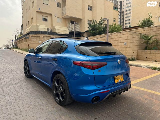 אלפא רומיאו סטלביו