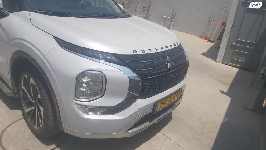 מיצובישי אאוטלנדר