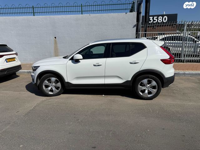וולוו XC40