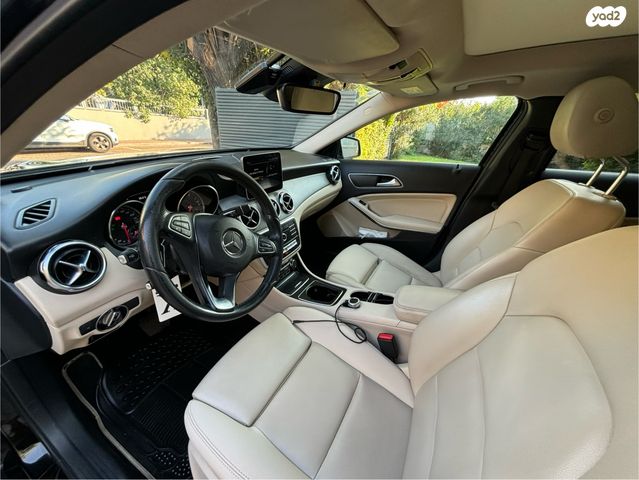 מרצדס-בנץ GLA