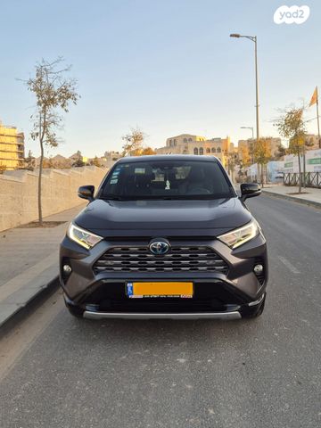 טויוטה RAV4