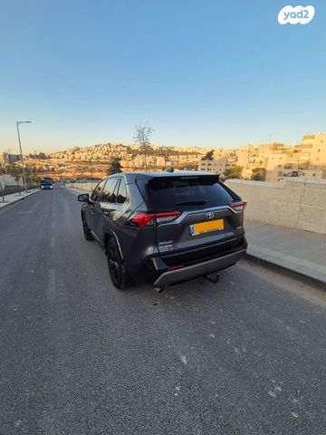 טויוטה RAV4