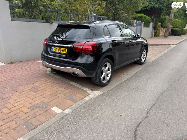 מרצדס-בנץ GLA