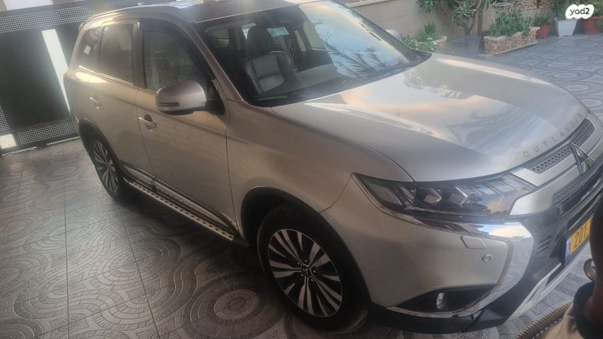 מיצובישי אאוטלנדר