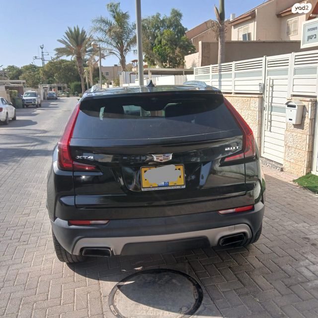 קאדילק XT4