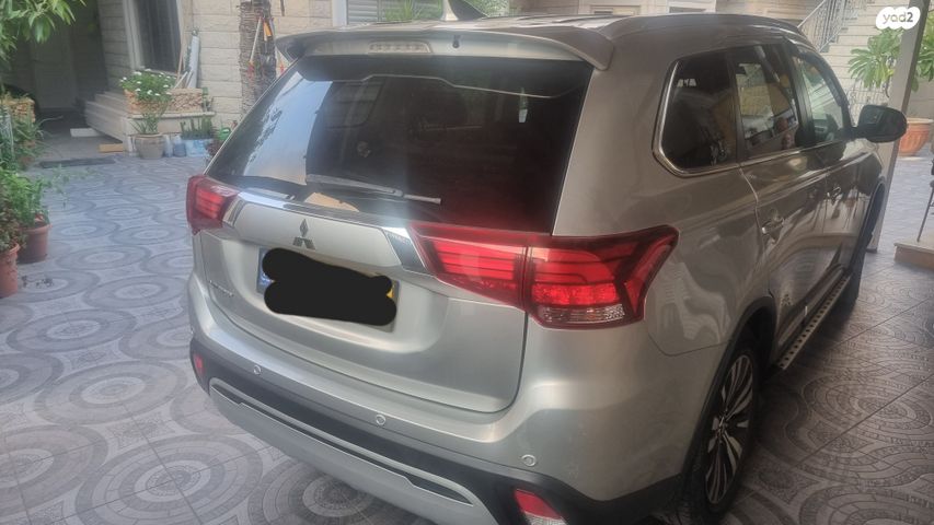 מיצובישי אאוטלנדר