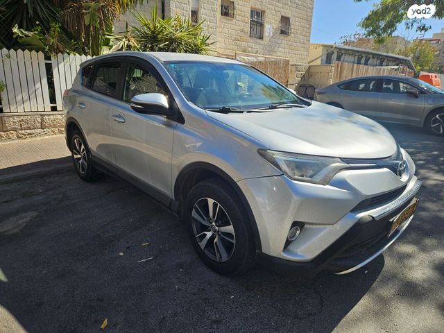 מודעת רכב טויוטה RAV4