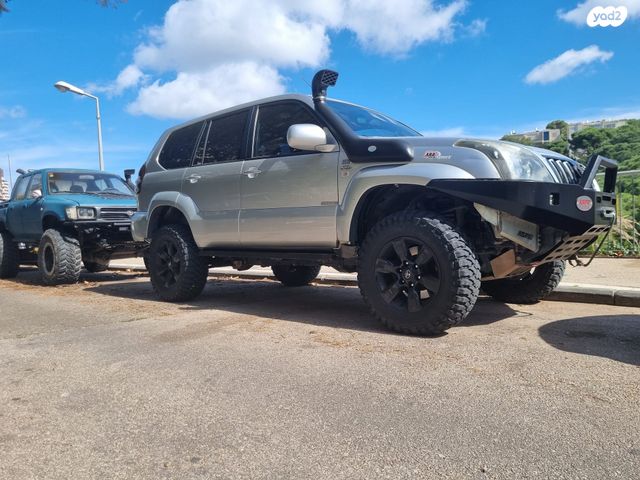 טויוטה לנד קרוזר