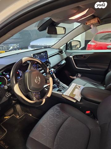 טויוטה RAV4