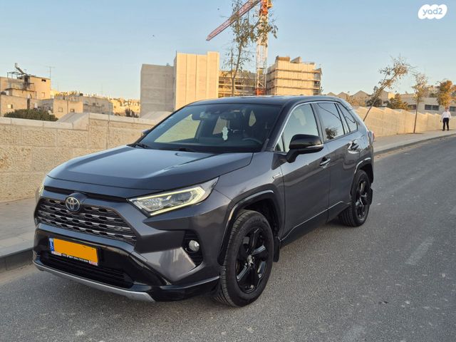 טויוטה RAV4
