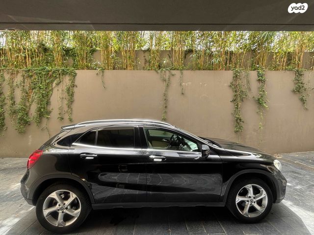 מרצדס-בנץ GLA