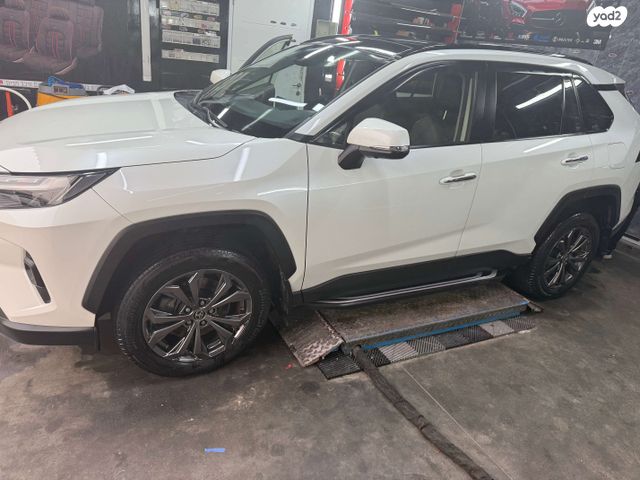 טויוטה RAV4