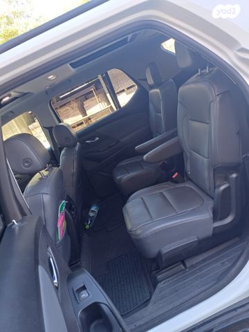 שברולט טראוורס