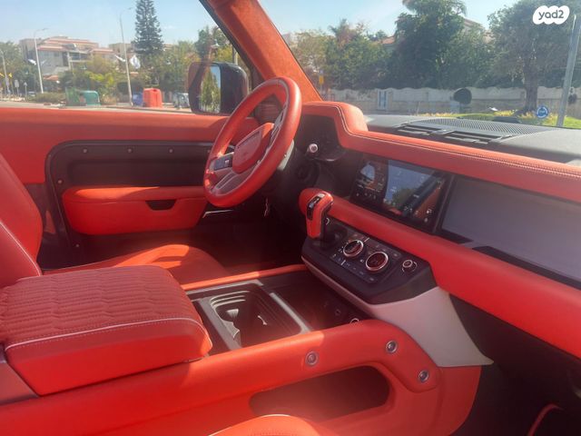 לנד רובר דיפנדר