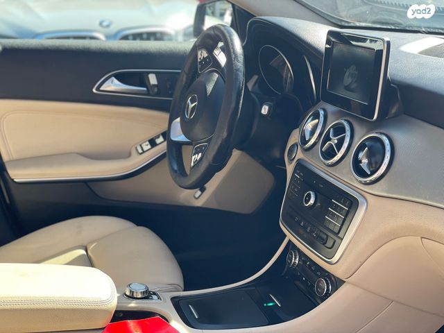 מרצדס-בנץ GLA