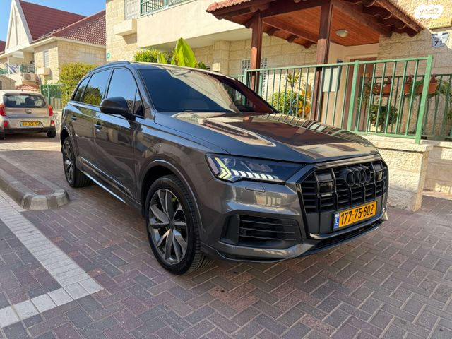 מודעת רכב אאודי Q7
