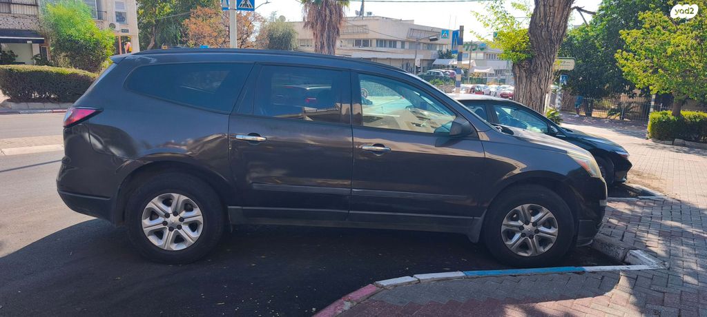 מודעת רכב שברולט טראוורס