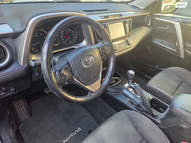 טויוטה RAV4