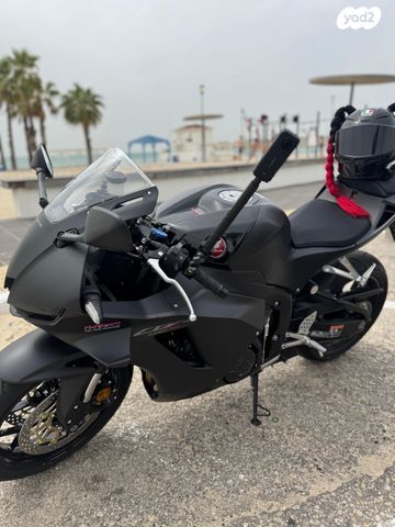 מודעת רכב הונדה CBR600RR