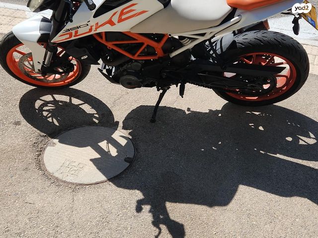 KTM Naked Duke 390