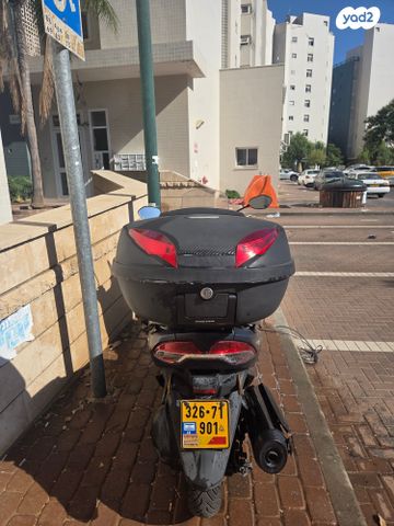 סוזוקי בורגמן 400