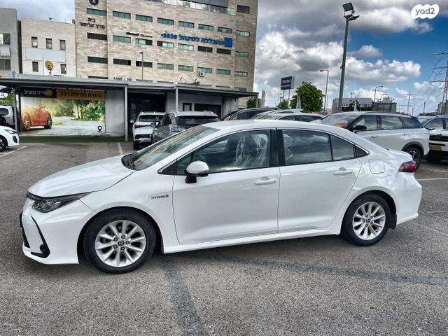 טויוטה קורולה