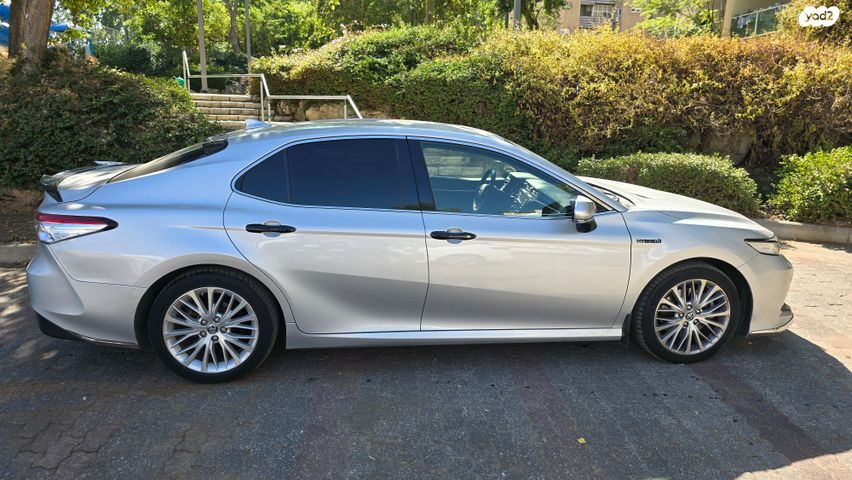 טויוטה קאמרי