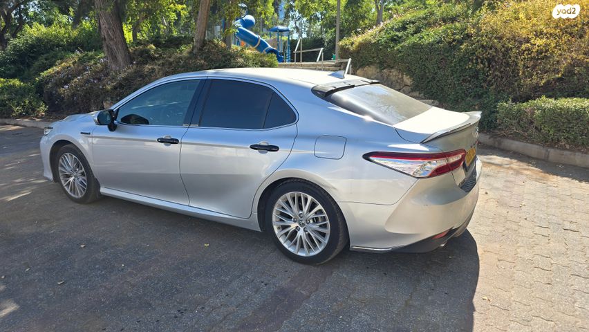 טויוטה קאמרי