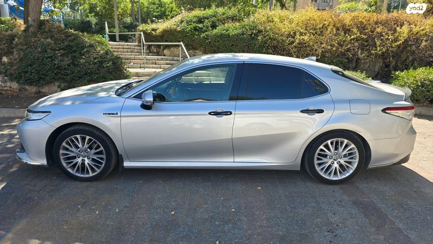 טויוטה קאמרי