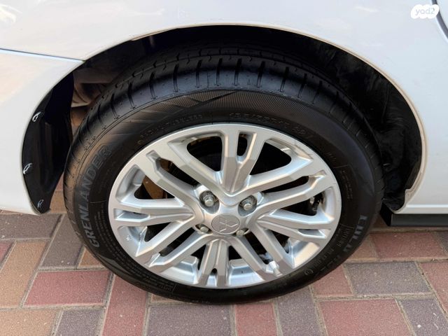 מיצובישי אטראז'