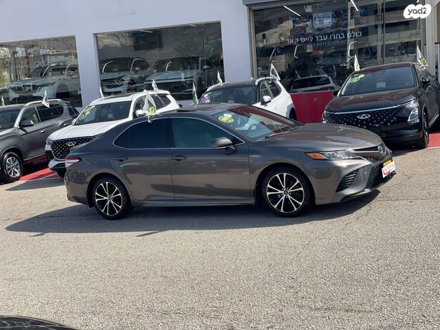 טויוטה קאמרי
