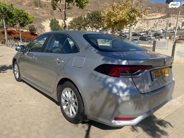 טויוטה קורולה